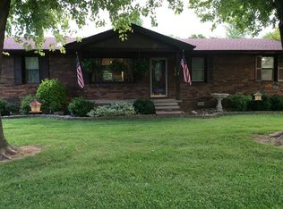 622 Baker Dr, Lafayette, TN 37083