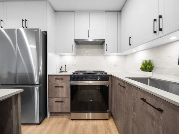 27218 Aldergrove Town Centre Dr #201, Langley, BC V4W 0E2