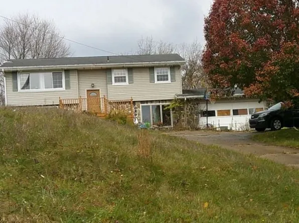 16719 Artistic Dr, East Liverpool, OH 43920