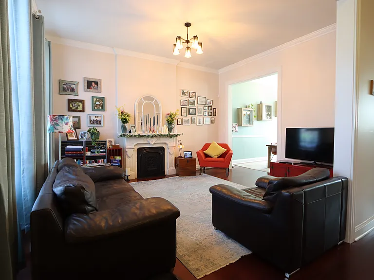 929 S Bell Ave — Photo 3