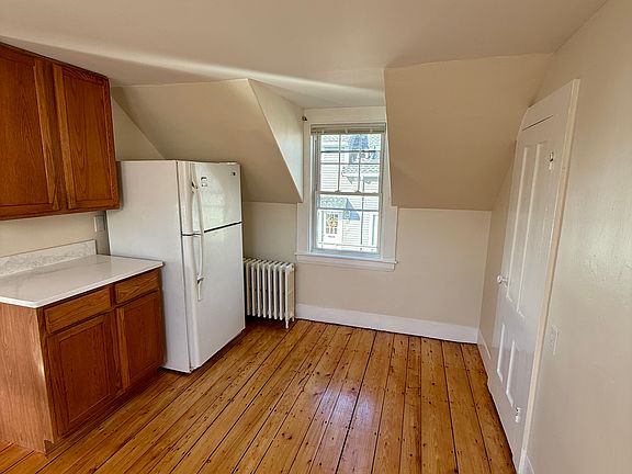 2nd image of 19 Hawkes St Floor 2