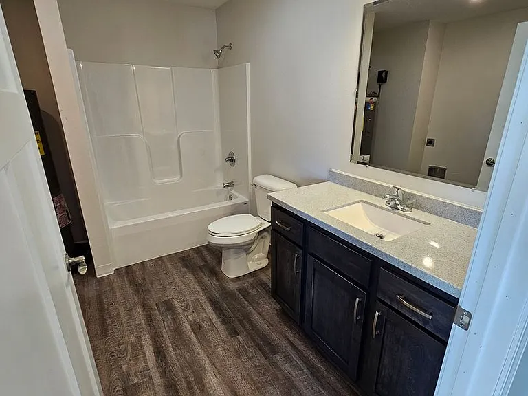 1100 W Marion St — Photo 27