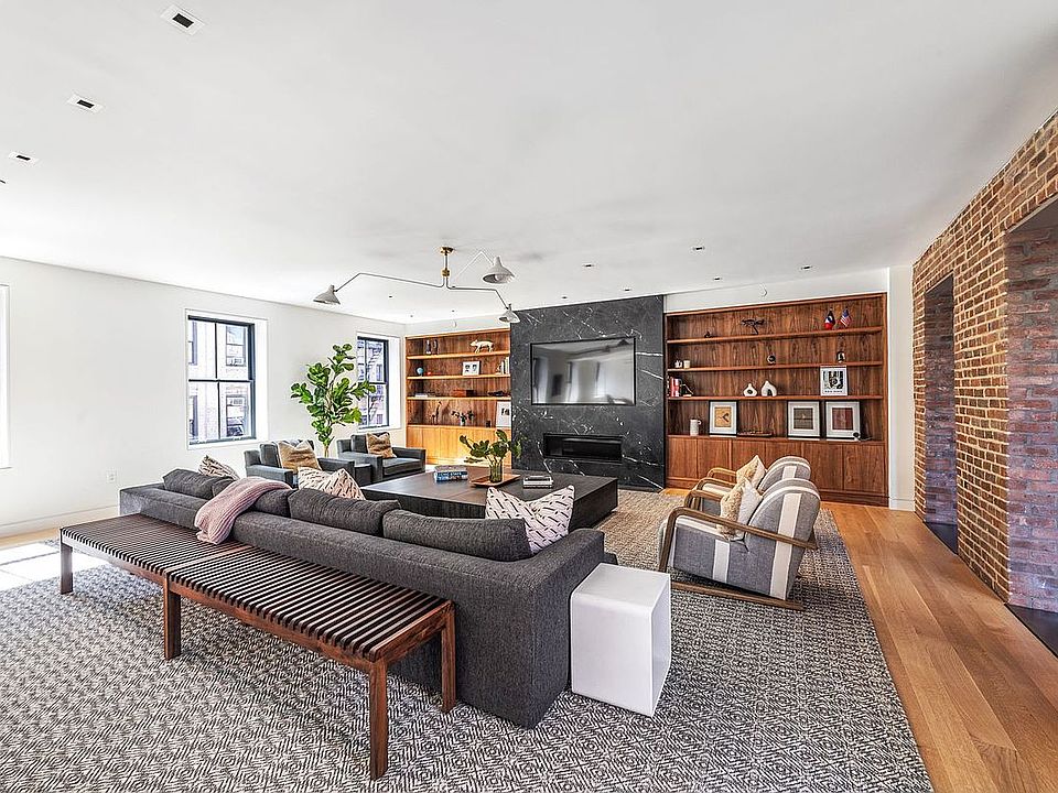 1st image of 34 Prince St Unit Penthouse