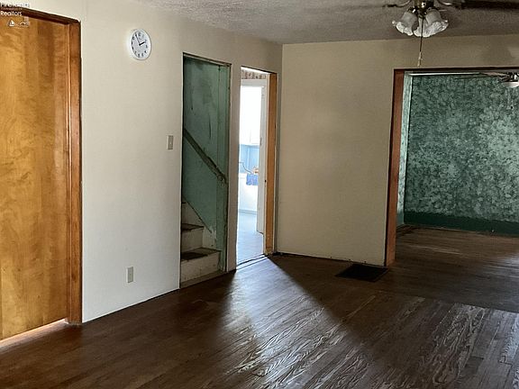 5th image of 101 N Main St