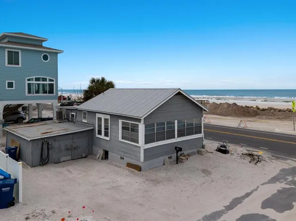 801 Gulf Dr S, Bradenton Beach, FL 34217