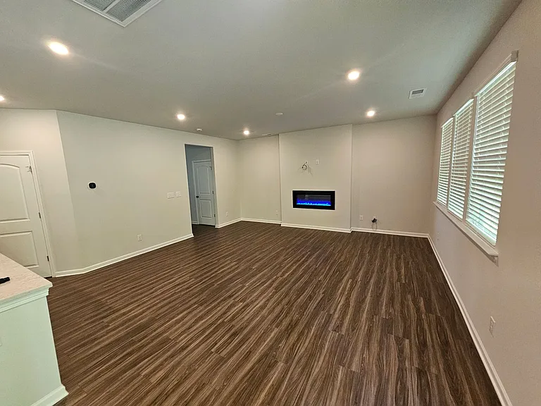 2109 Strawberry Patch St — Photo 32