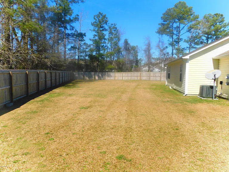 312 Kathryn Ct — Photo 15