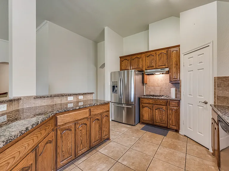 1706 Humbolt Dr — Photo 4