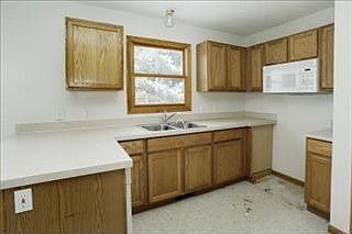 4th image of 5254 E B Ave