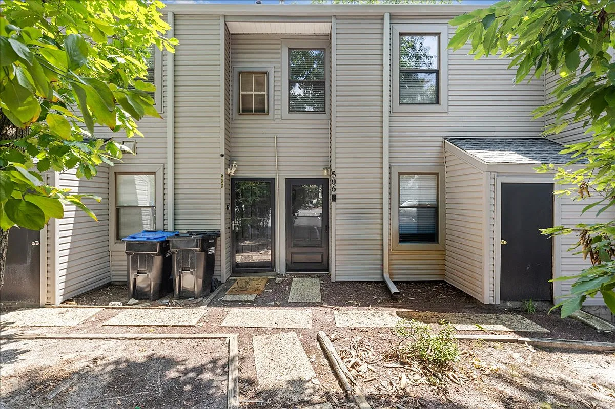 506 Bromley Estates - 1 — Photo 1