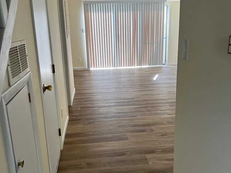 2100 Warwick St — Photo 3