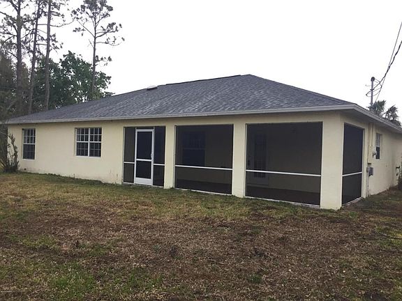 3rd image of 2404 Vista Palm Dr