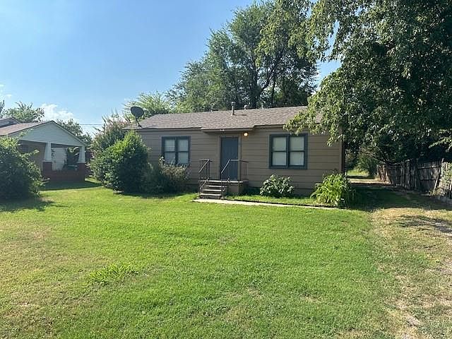1st image of 9210 NE 50th St