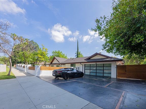 3rd image of 18720 San Fernando Mission Blvd