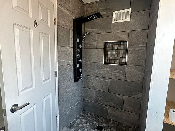 5th image of 1631 N 23rd Ave