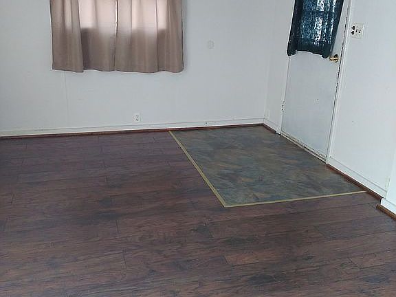 3rd image of 120 Cross St
