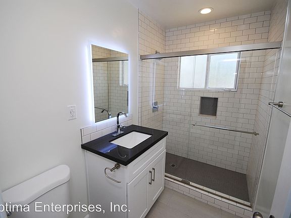 4th image of 853 N Formosa Ave APT 06