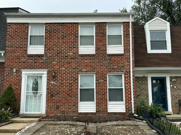 528 Peacock Dr, Landover, MD 20785