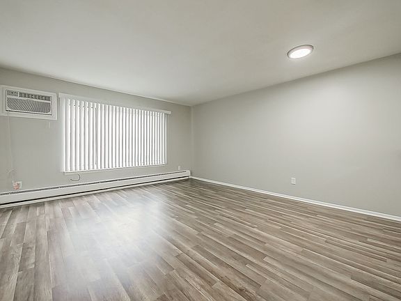 3rd image of 1494 Nancywood Dr