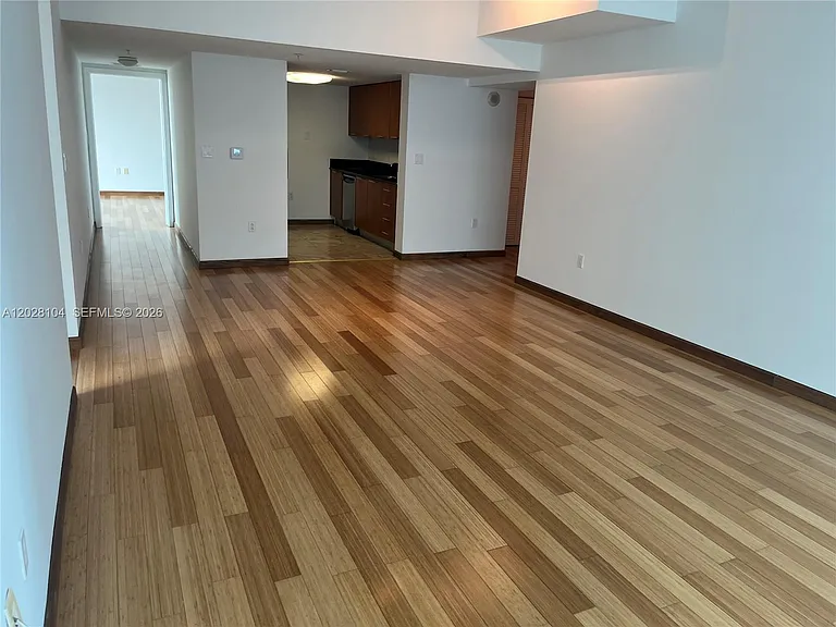 1800 N Bayshore Dr #915 — Photo 10
