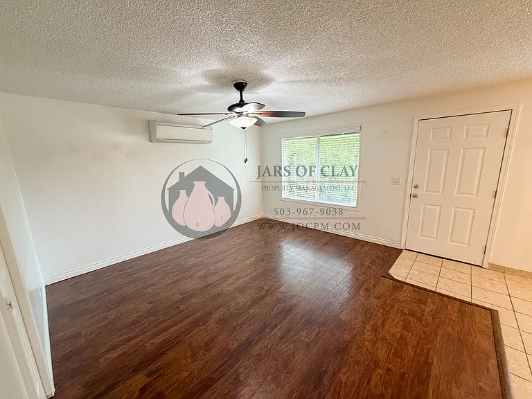 3370 Beacon Ct NE — Photo 5