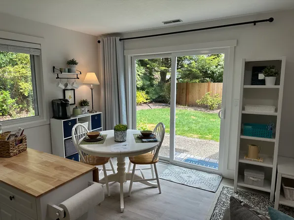 18846 66th Ave NE #Adu, Kenmore, WA 98028