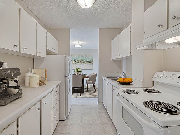 5th image of 325 5th Ave N #412799