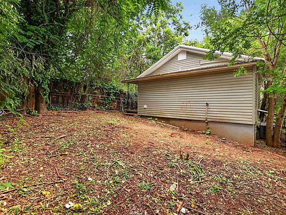 5th image of 208 Spartanburg St
