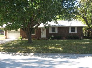 101 Blue Grass Ln, Belleville, IL 62220