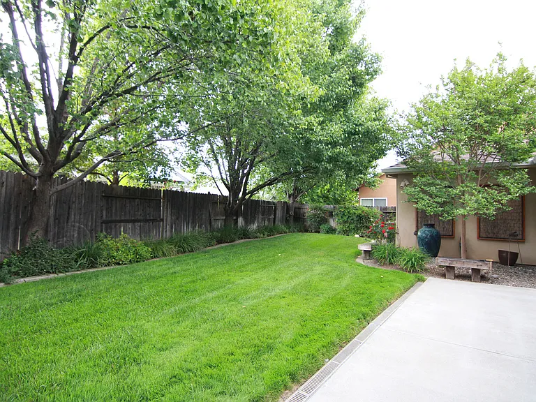 113 Sterling Oaks Dr — Photo 17