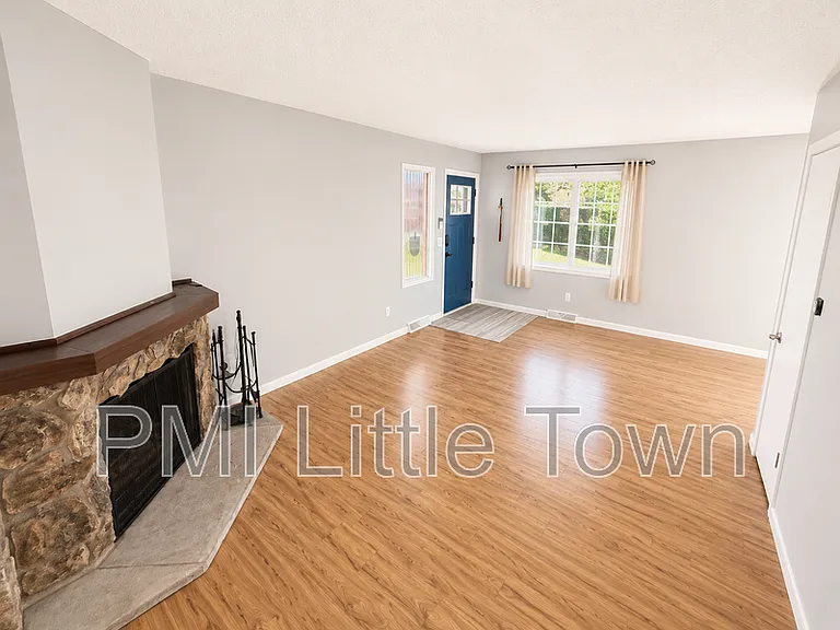 7482 W Roxbury Pl — Photo 4