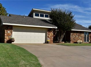 218 Cypress Ave, Elk City, OK 73644