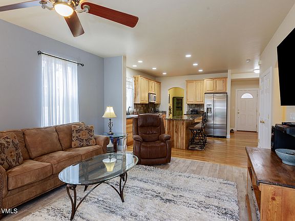 4th image of 905 Grundel Way
