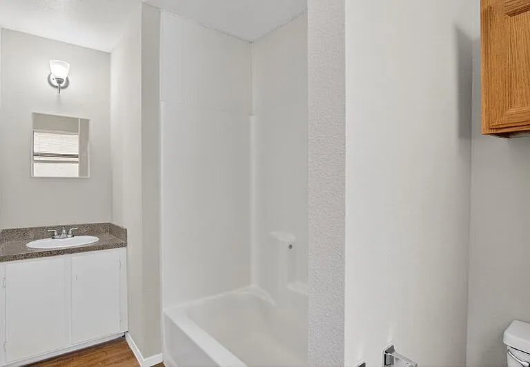609 Trout St — Photo 13