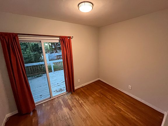 4th image of 324 S Pine St APT 1