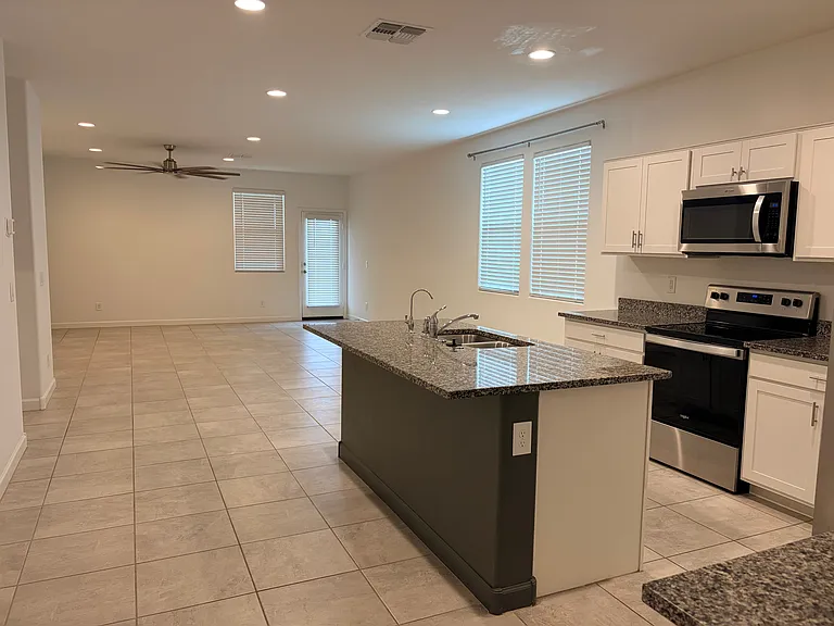 8297 W Clemente Way — Photo 4