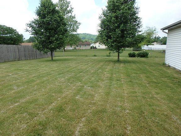 5th image of 429 Featherwood Dr