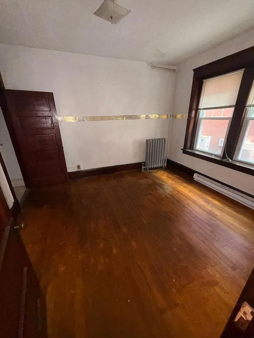 11 Conway Street — Photo 3