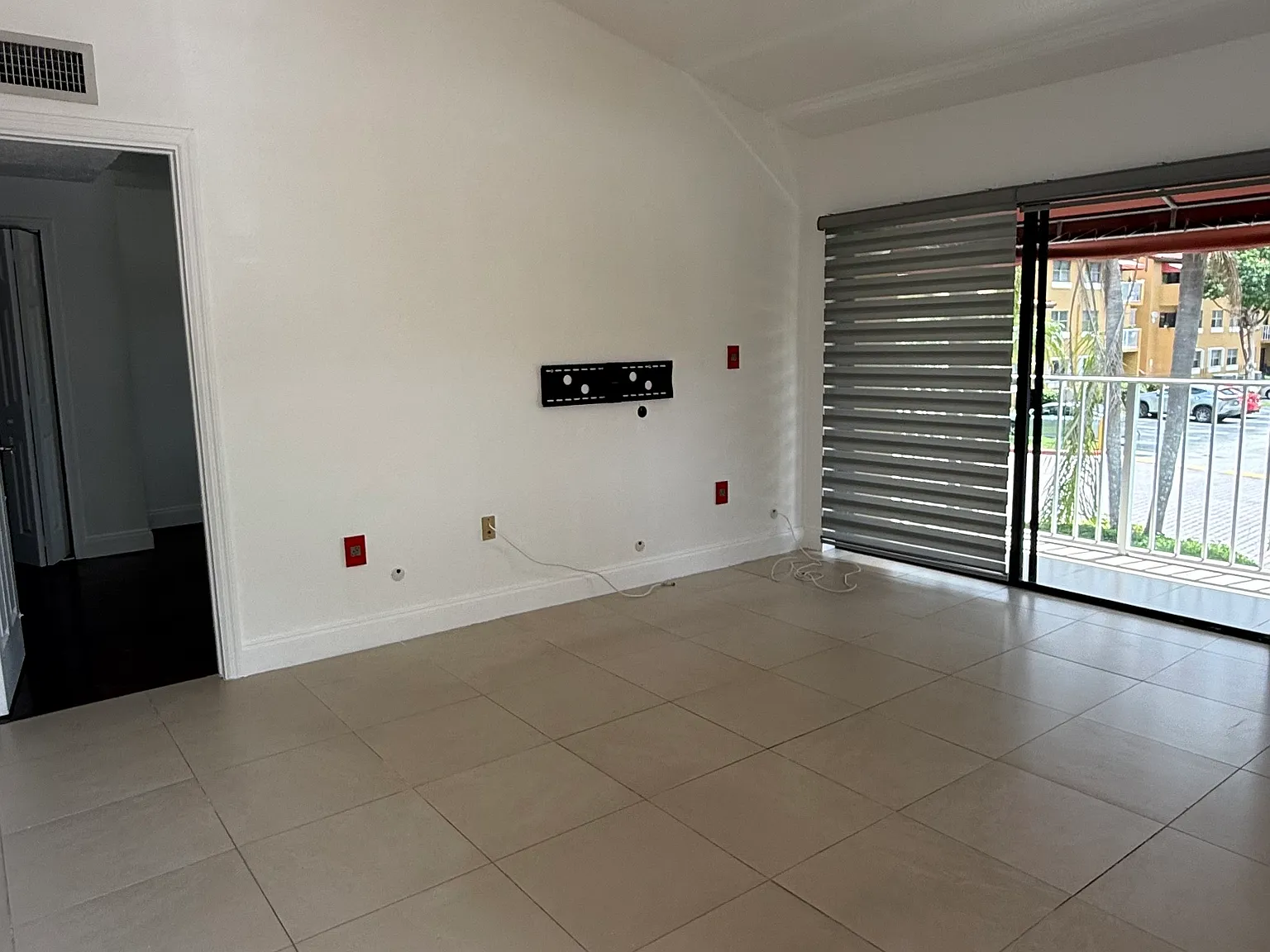 1 bed, 689 sqft, $1,850 — Photo 3