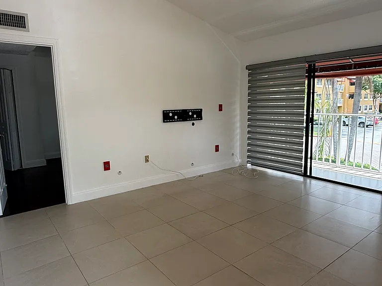 15650 SW 80th St #F-204 — Photo 3