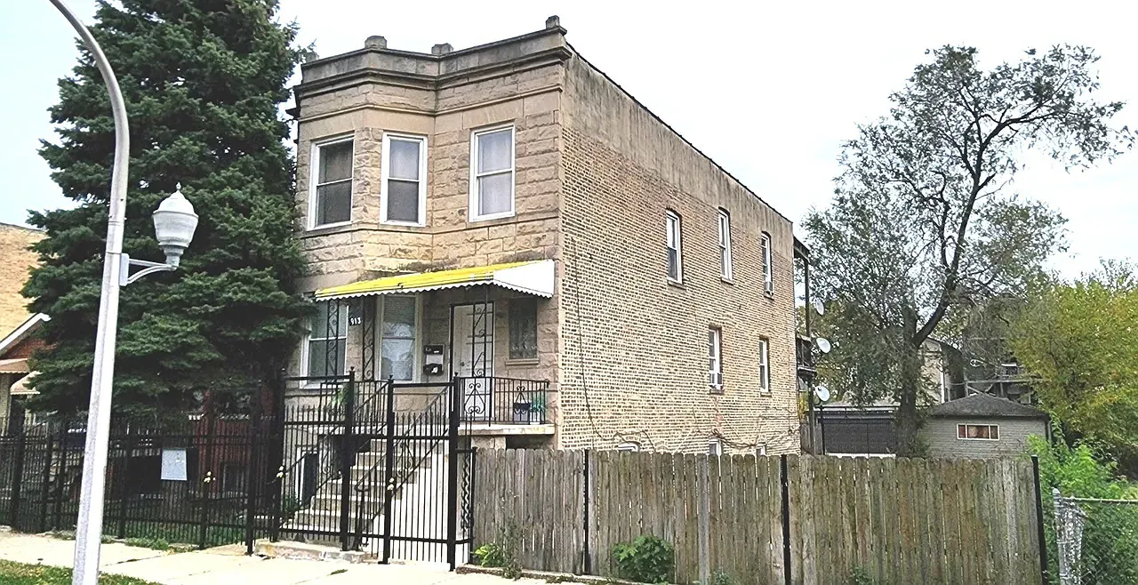 3 bed, 1000 sqft, $1,800 — Photo 1