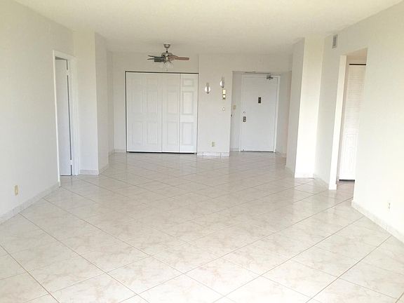 4th image of 20301 W Country Club Dr APT 826