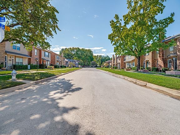 2nd image of 512 Pecan Acres Ct