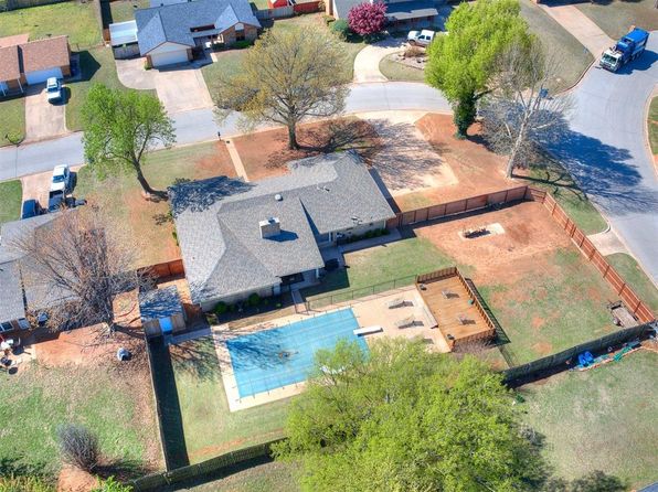 814 Hickory Stick Dr, Chickasha, OK 73018