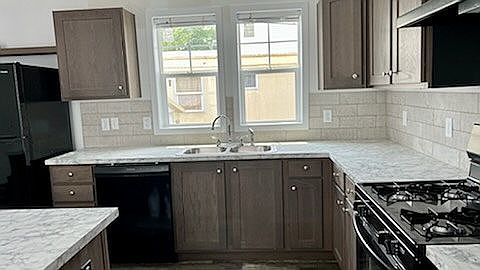 3rd image of 236 N Carolina Dr