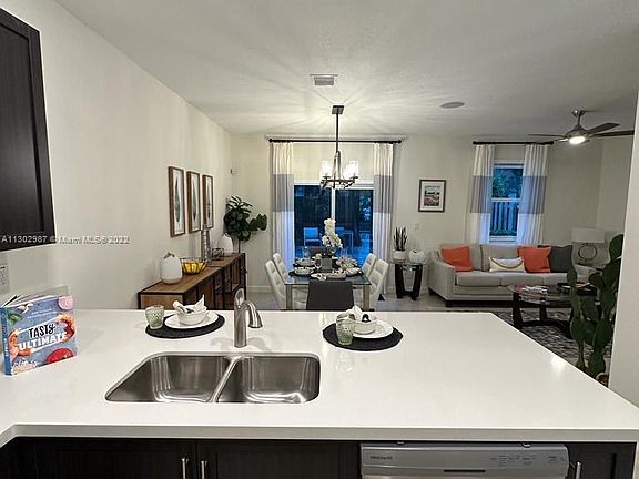 4th image of 2647 SE 10th St #2647
