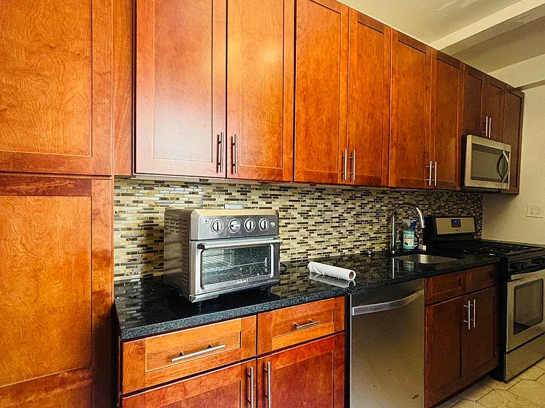 133 W 71st St #7C8C — Photo 2