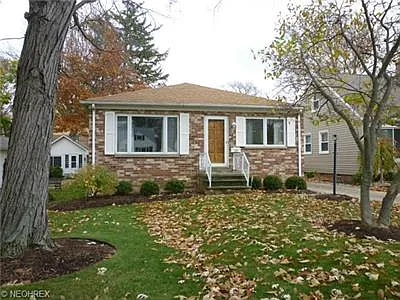 325 Huntmere Dr photo 1