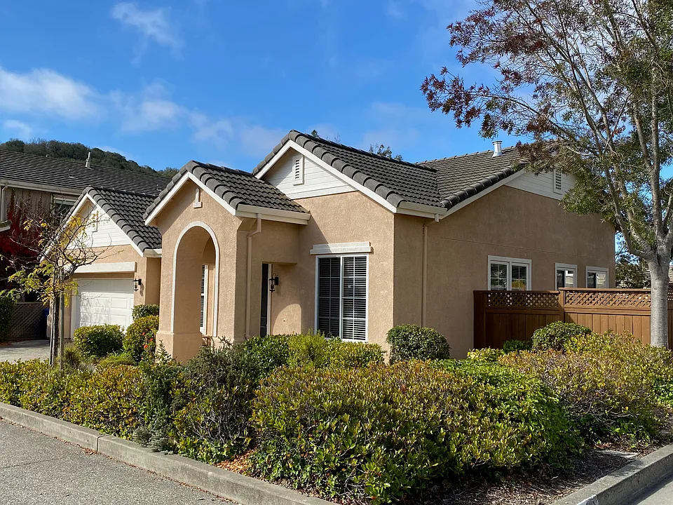 269 Edinburgh Ln