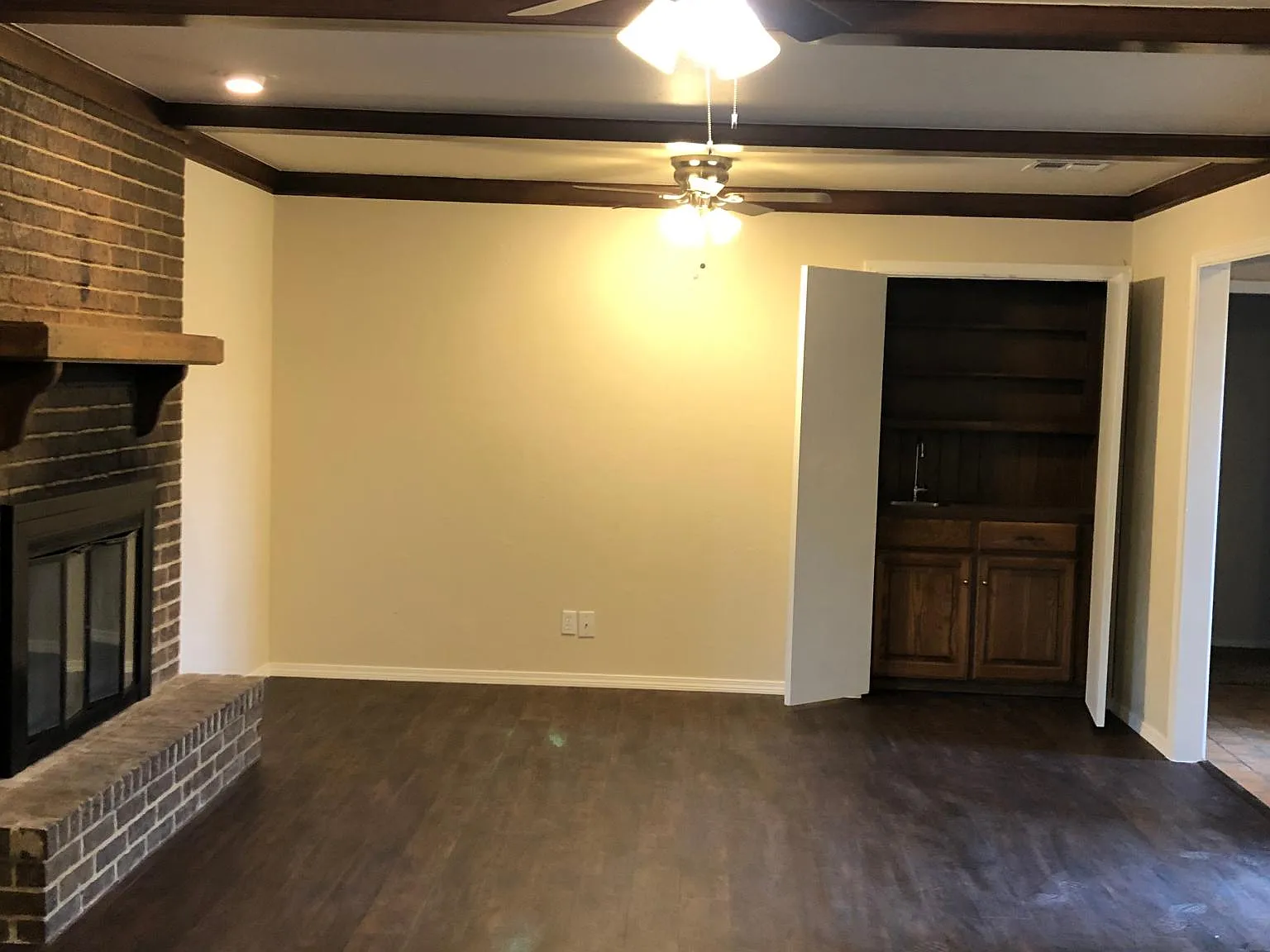 3 bed, 2100 sqft, $1,595 — Photo 4